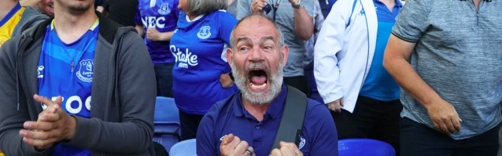  法甲老牌劲旅圣埃蒂安降级，球迷场外抗议痛哭  