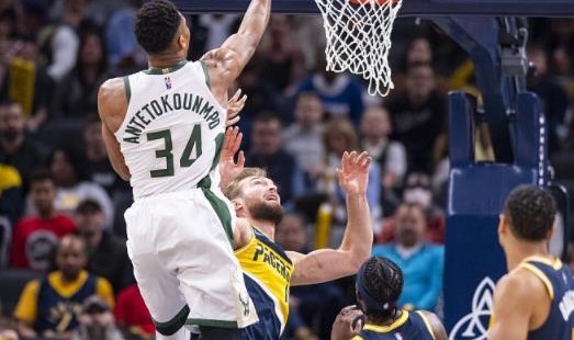  字母哥暴扣统治内线雄鹿轻取公牛迎五连胜  