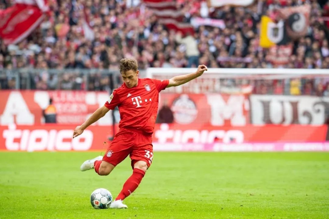  欧塞尔控球战术成熟，耐心传导掌控比赛节奏